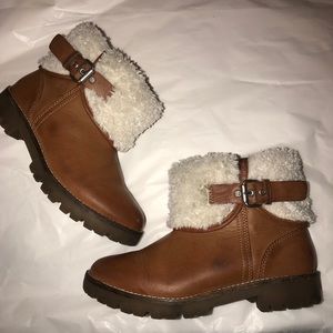 Zara boots size 32 (kids 13.5/1 US size)